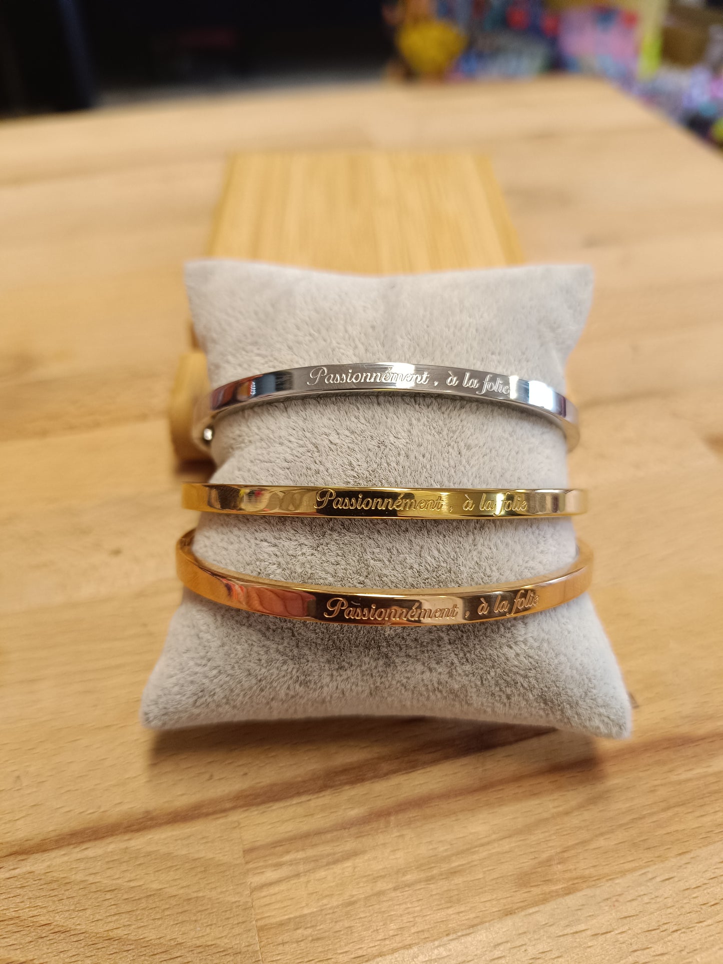 Jonc "passionnément, à la folie"