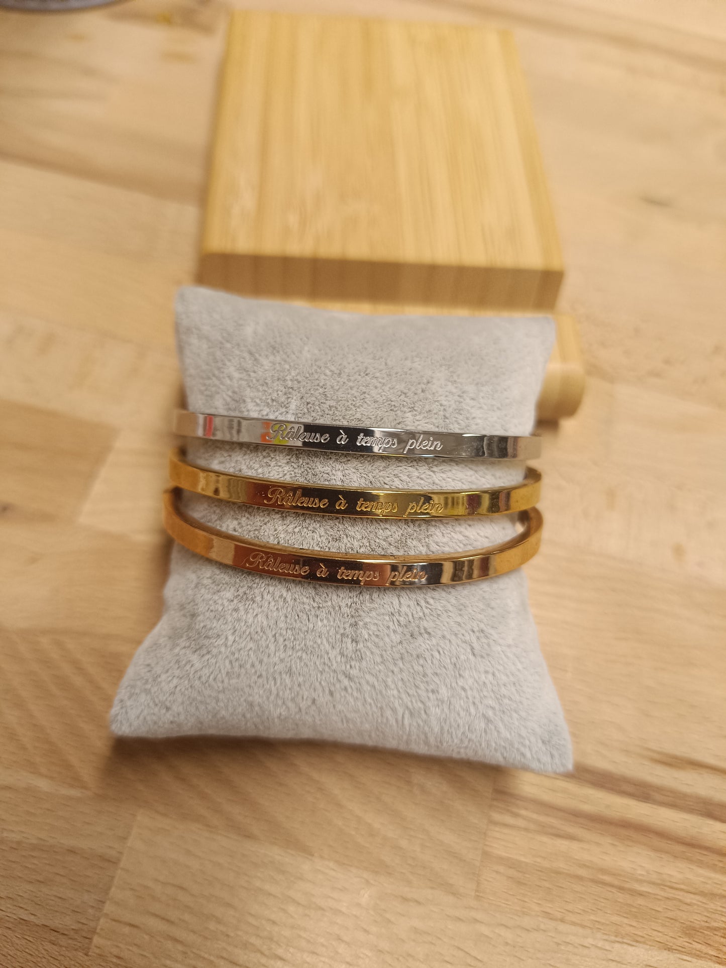 Jonc " râleuse a temps plein"