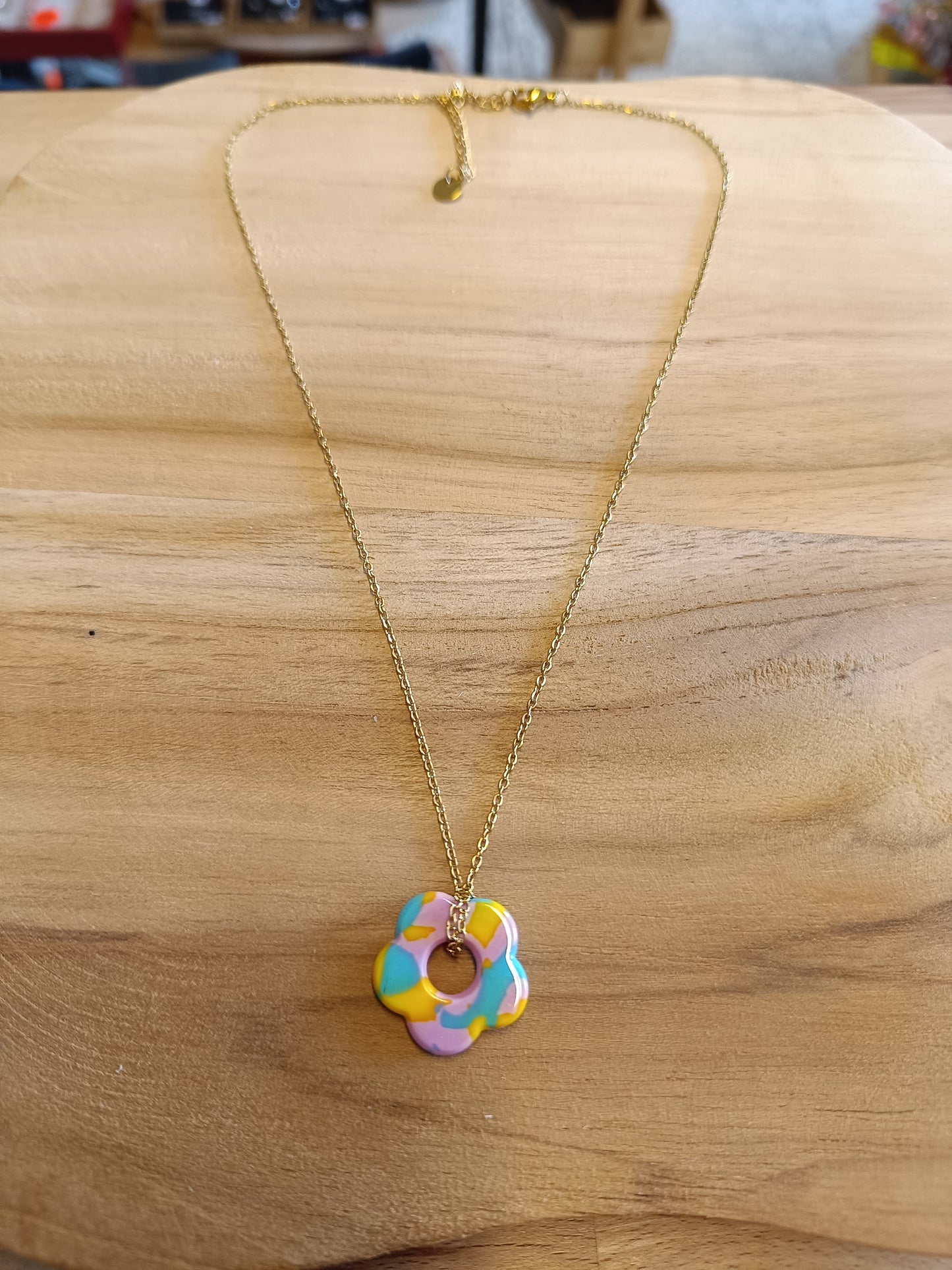 Collier fleur multicolore