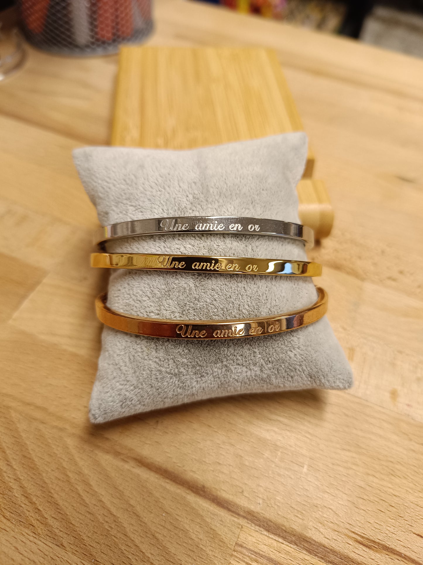 Jonc " une amie en or "