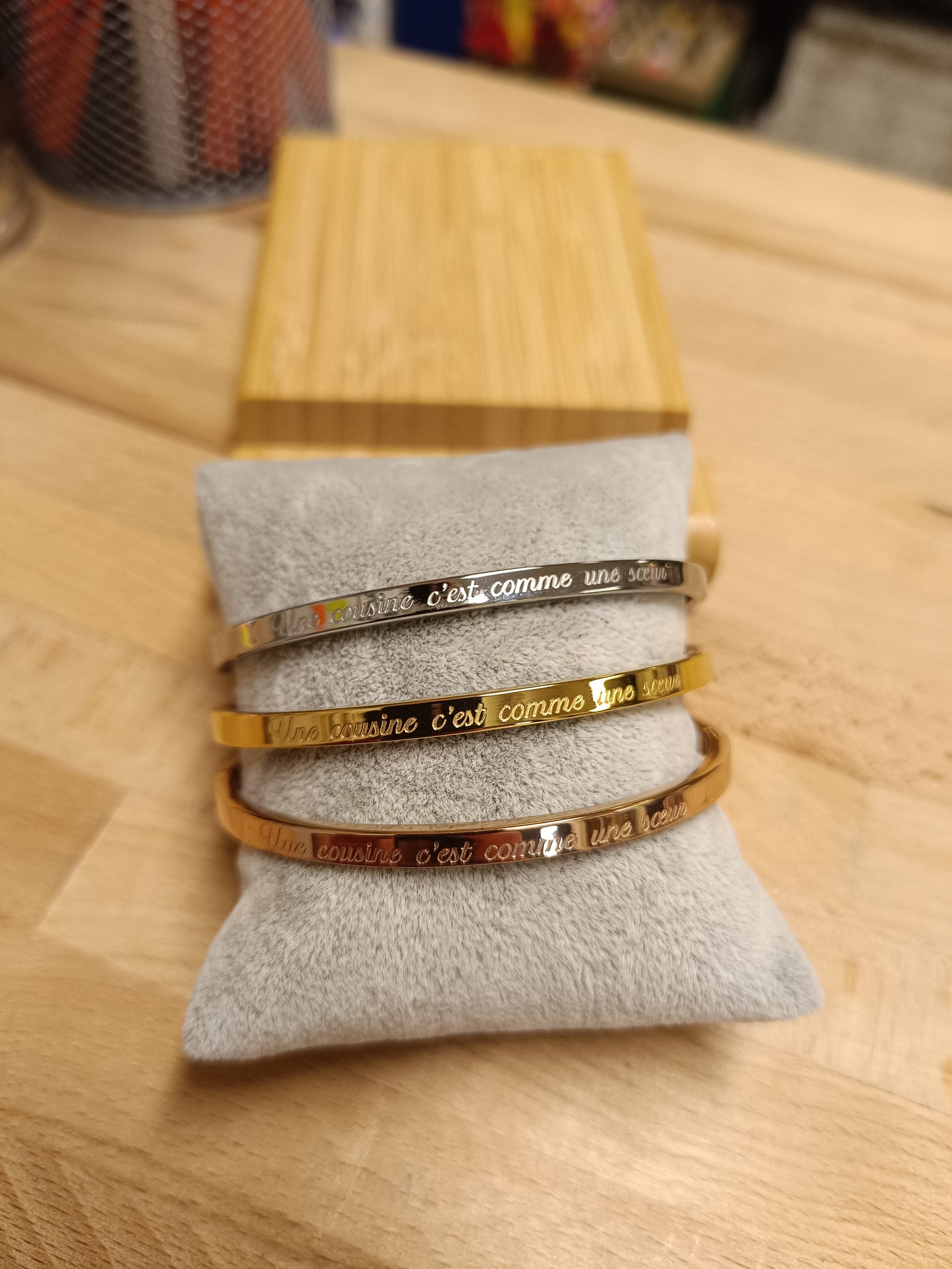 Jonc " une cousine ,c'est comme une soeur "