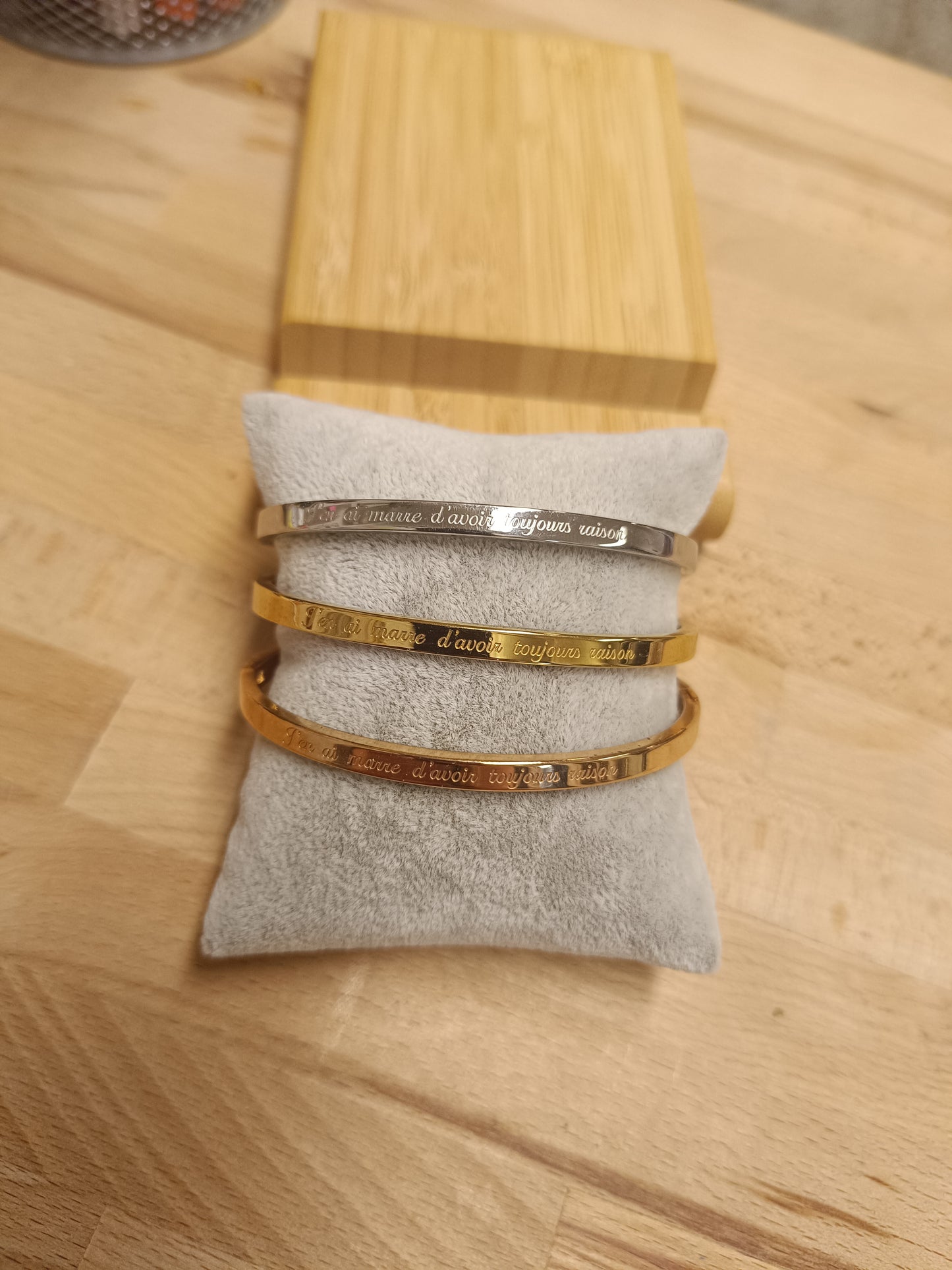 Jonc " j'en ai marre d'avoir toujours raison"