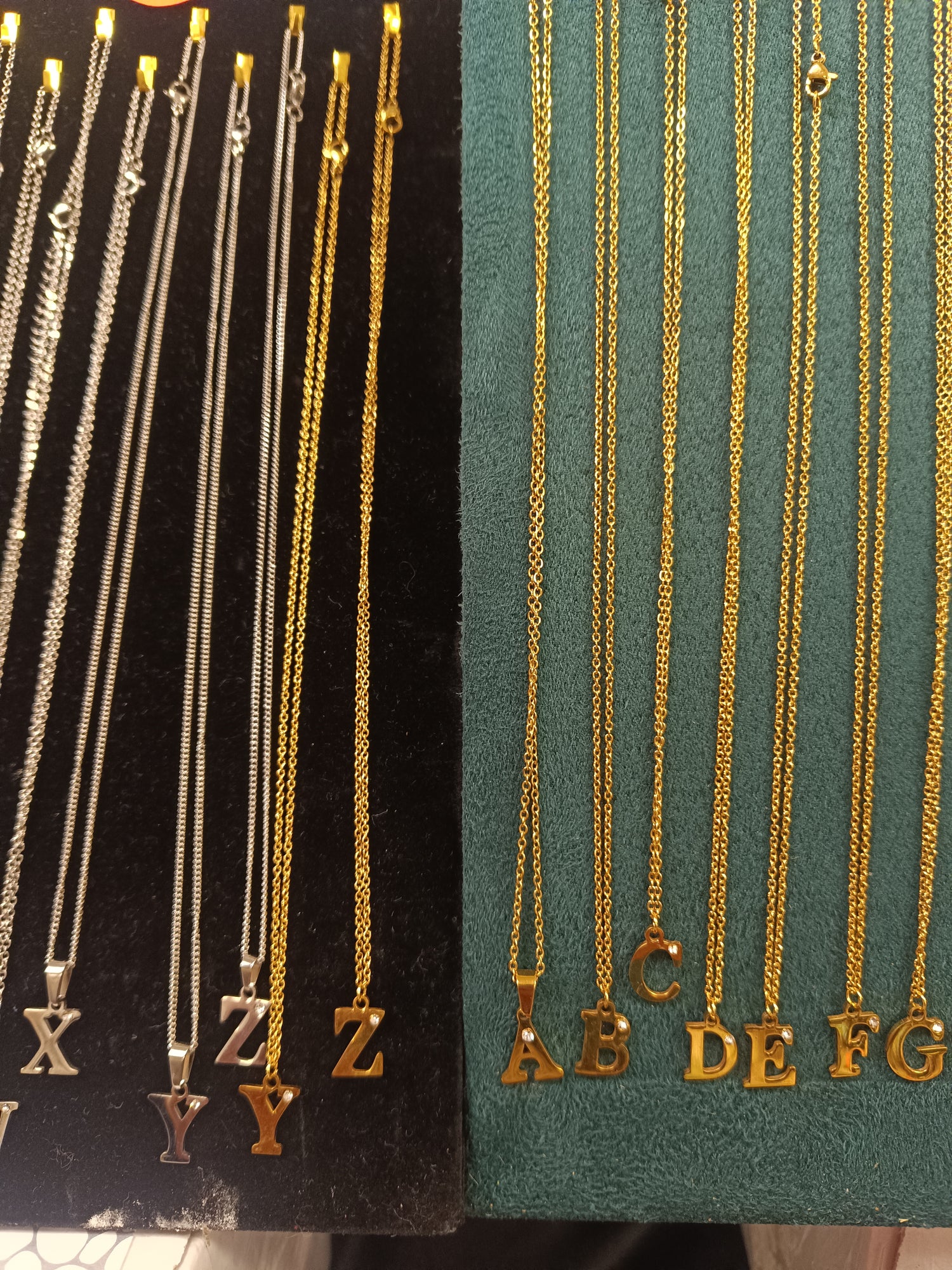 Collier lettre de l'alphabet