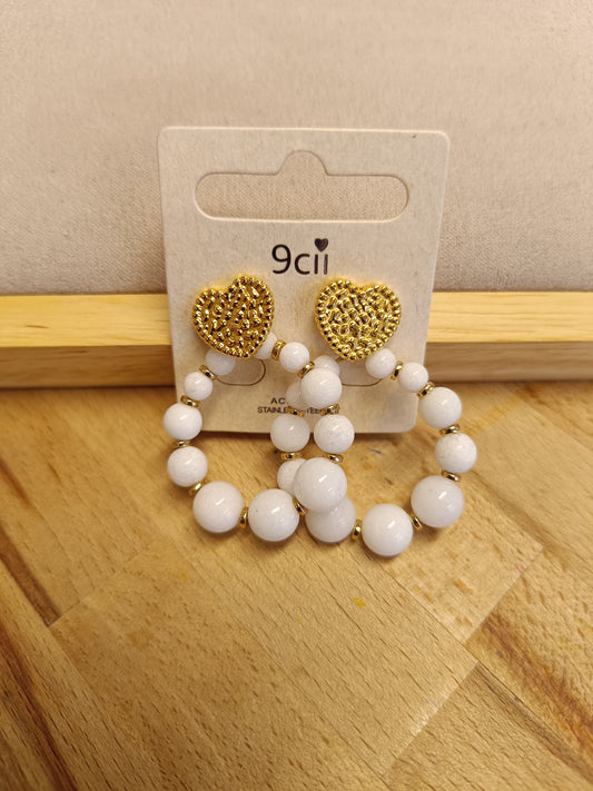 Boucles d'oreilles blanche