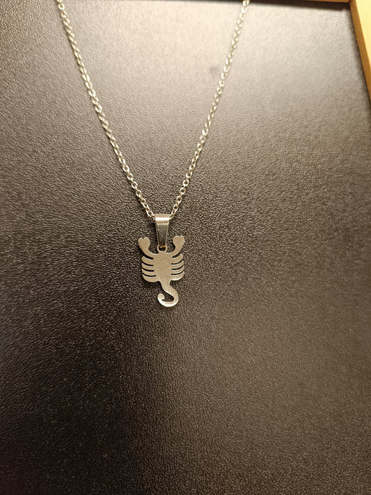 Collier signe scorpion