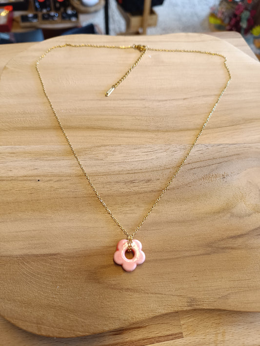 Collier fleur rose