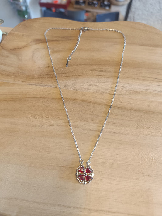 Trèfle rouge argenté