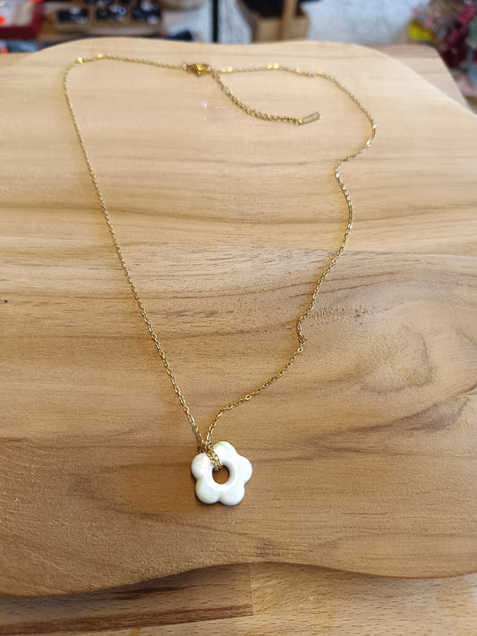 Collier fleur vert/ blanc