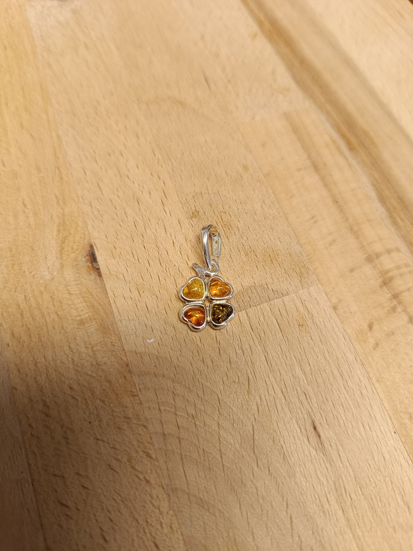 Pendentif trèfle
