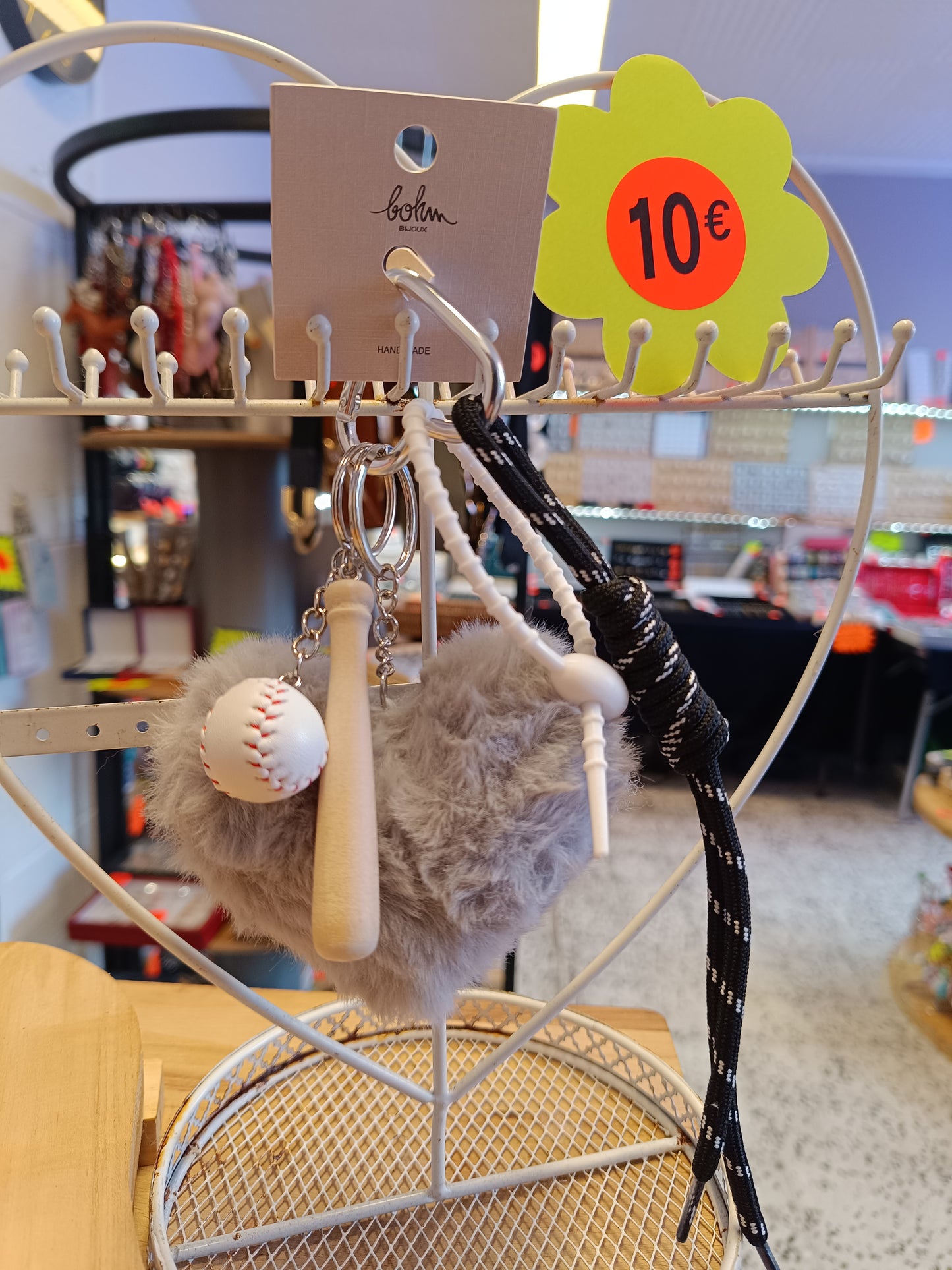 Grigri coeur peluche/batte de baseball