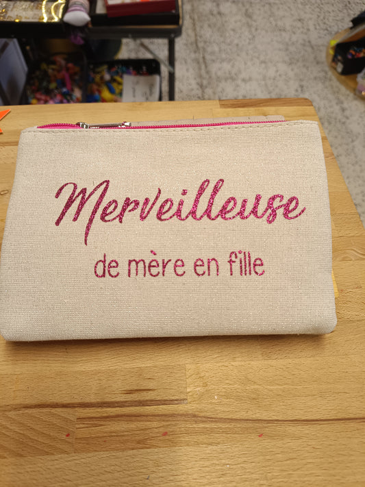 Merveilleuse de mère en fille